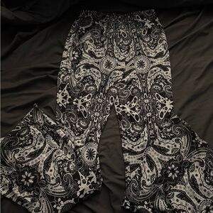 Black and White Paisley Print Pants